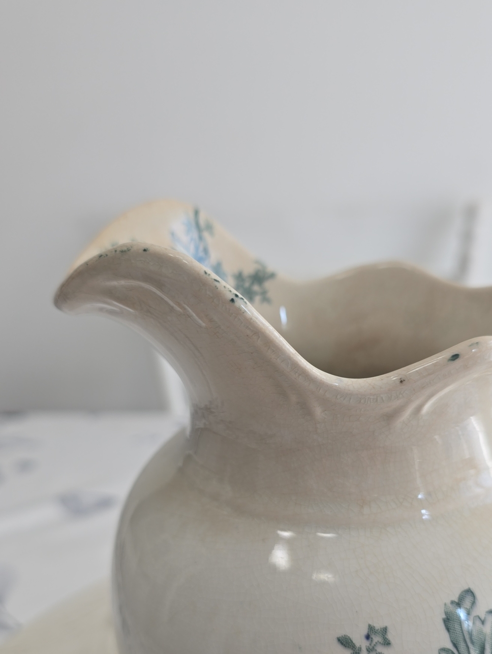 Vintage Buffalo Pottery Chrysanthemum Pitcher Vase Semi Vitreous - Picture 2 of 15